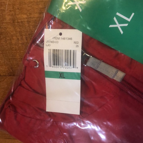 NWT Jones New York Ladies’ Parka in a Pocket - Picture 6 of 9